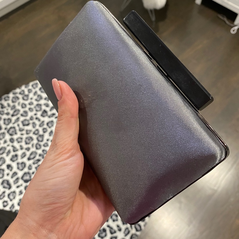 Grey/Silver satin evening clutch - Picture 3 of 6